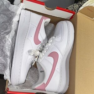 Nike Women's White and Pink Sneakers